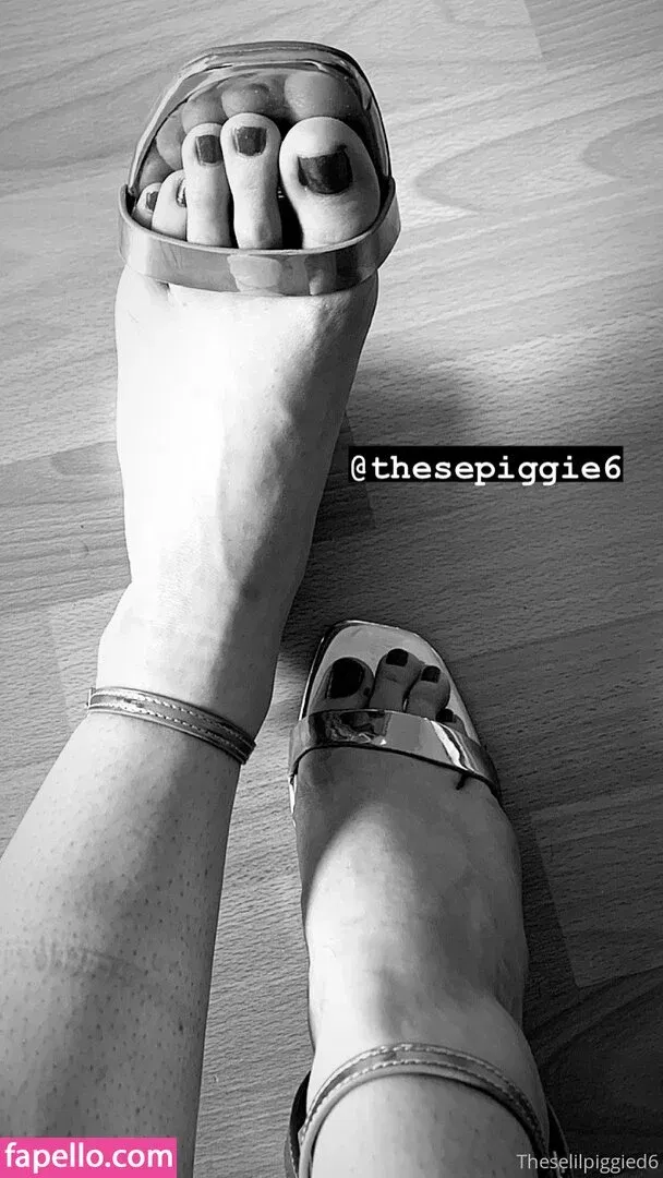 theselilpiggie6 Onlyfans Photo Gallery 