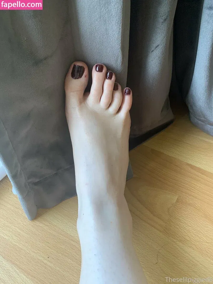 theselilpiggie6 Onlyfans Photo Gallery 