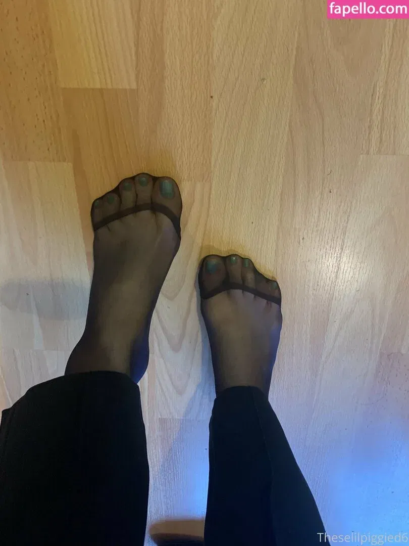 theselilpiggie6 Onlyfans Photo Gallery 