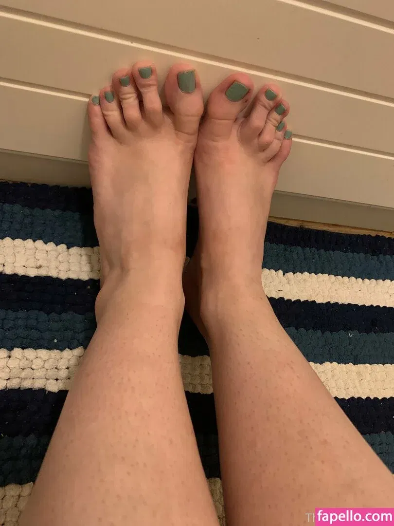 theselilpiggie6 Onlyfans Photo Gallery 