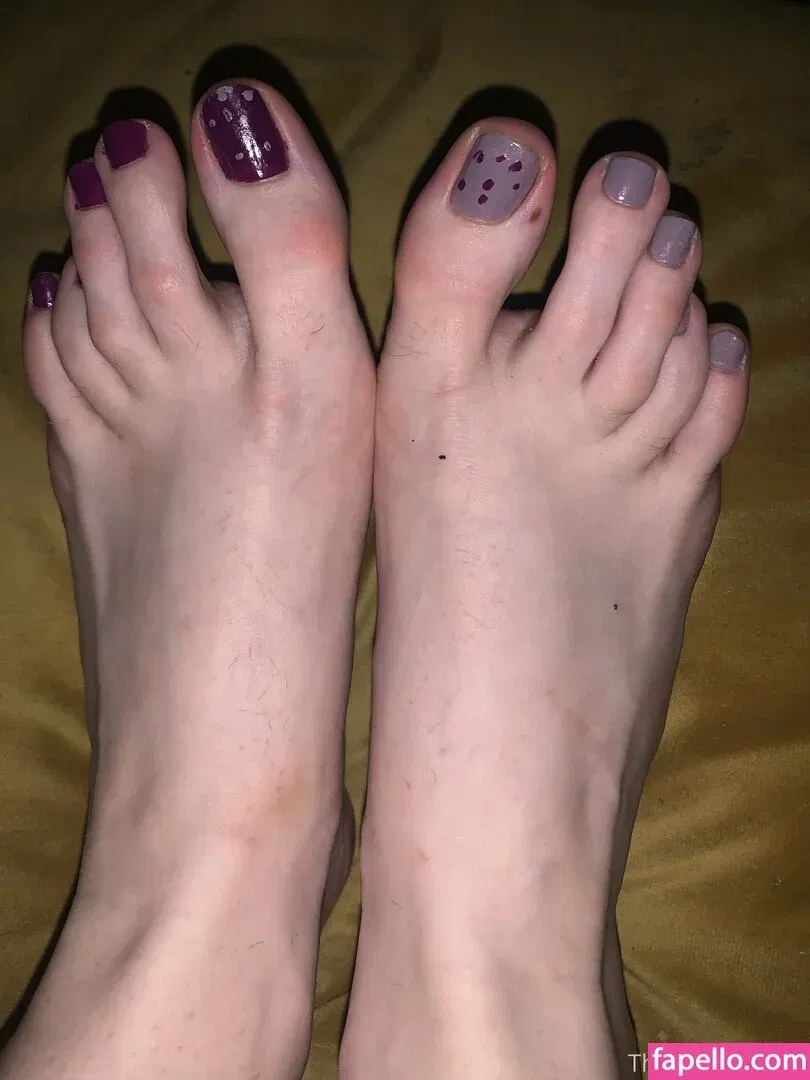 theselilpiggie6 Onlyfans Photo Gallery 