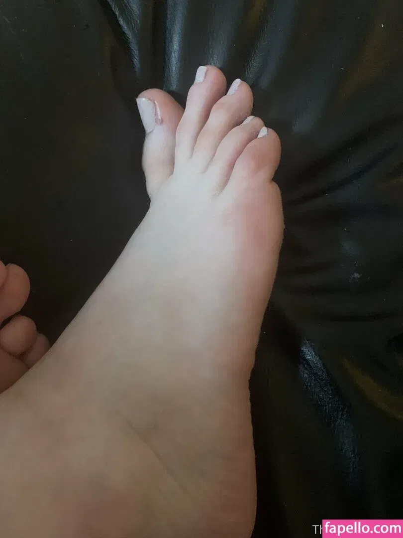 theselilpiggie6 Onlyfans Photo Gallery 