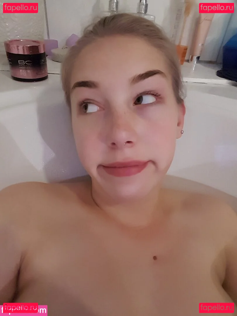 Madelinebiene Onlyfans Photo Gallery 