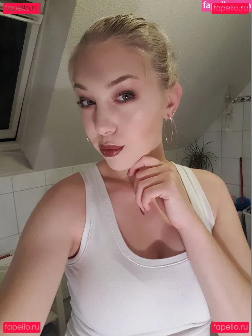 Madelinebiene Onlyfans Photo Gallery 
