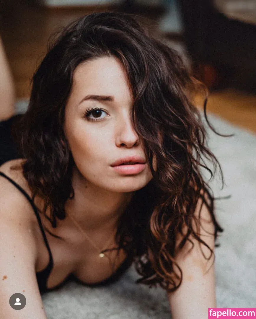 Lisa Mkws Onlyfans Photo Gallery 