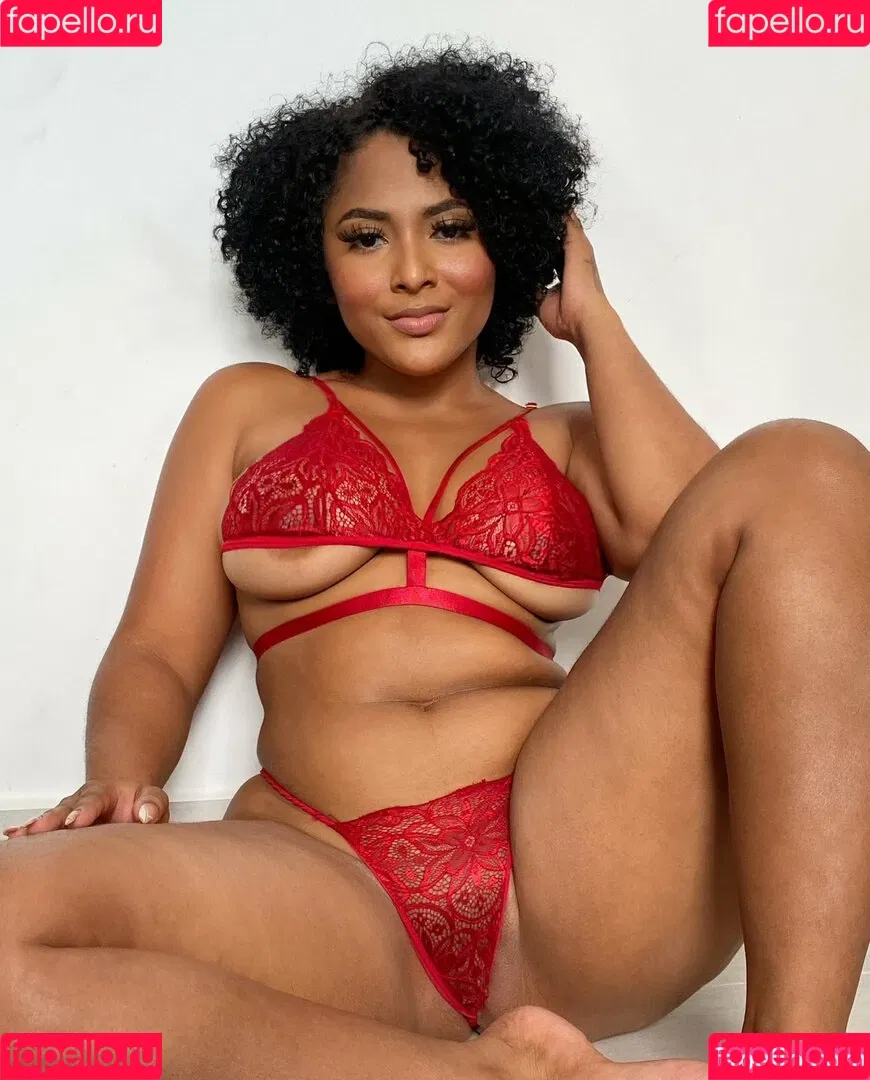 Raychellemcm Onlyfans Photo Gallery 