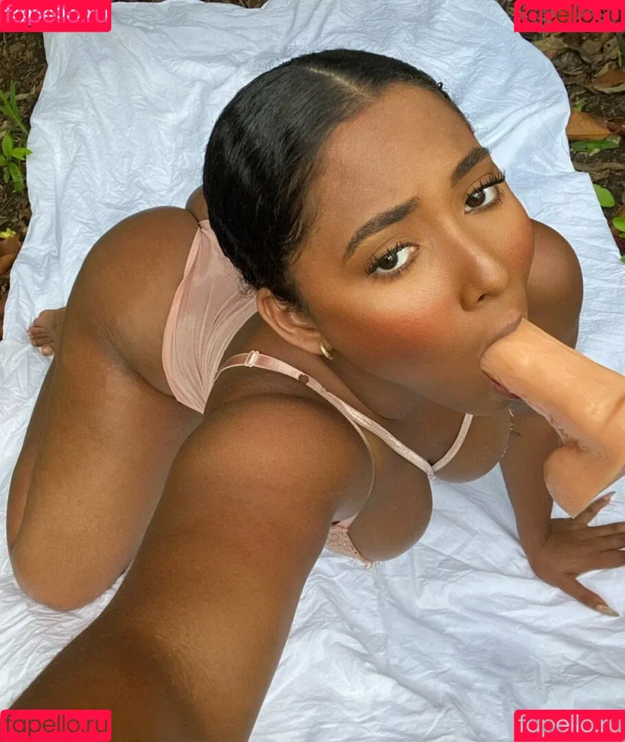 Raychellemcm Onlyfans Photo Gallery 