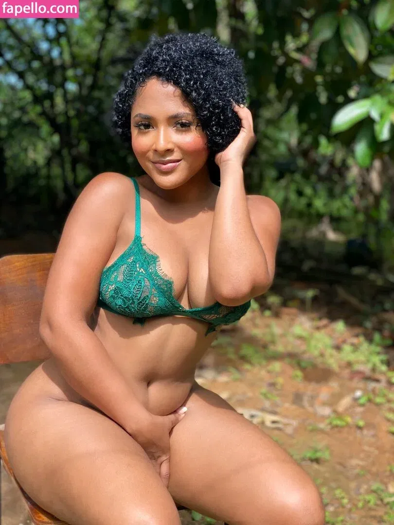 Raychellemcm Onlyfans Photo Gallery 