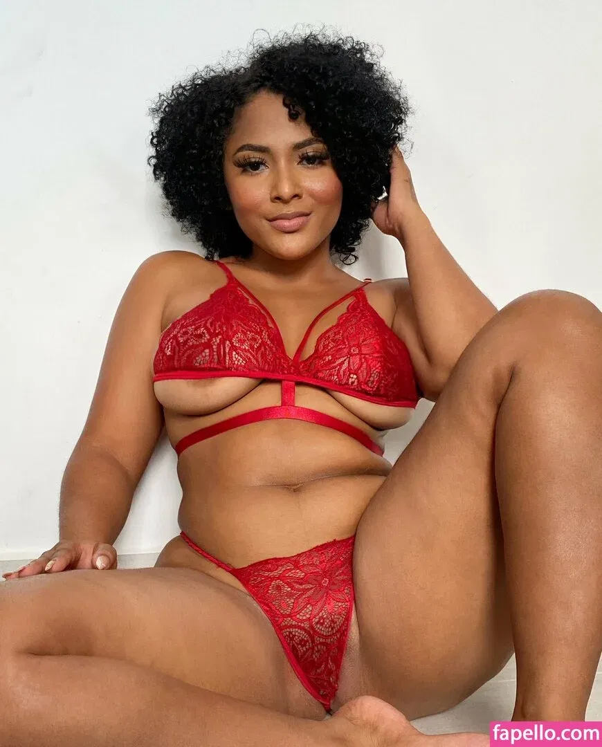 Raychellemcm Onlyfans Photo Gallery 