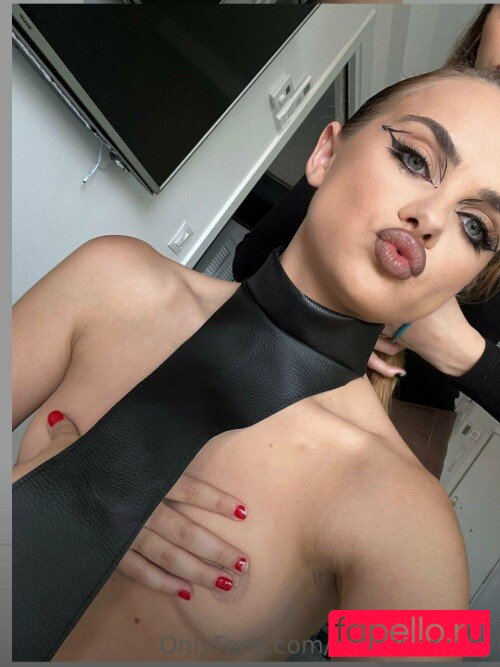Marina Yers Nude Onlyfans Photo 14