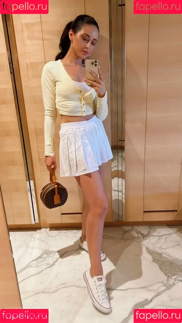 Serena Milan Onlyfans Photo Gallery 