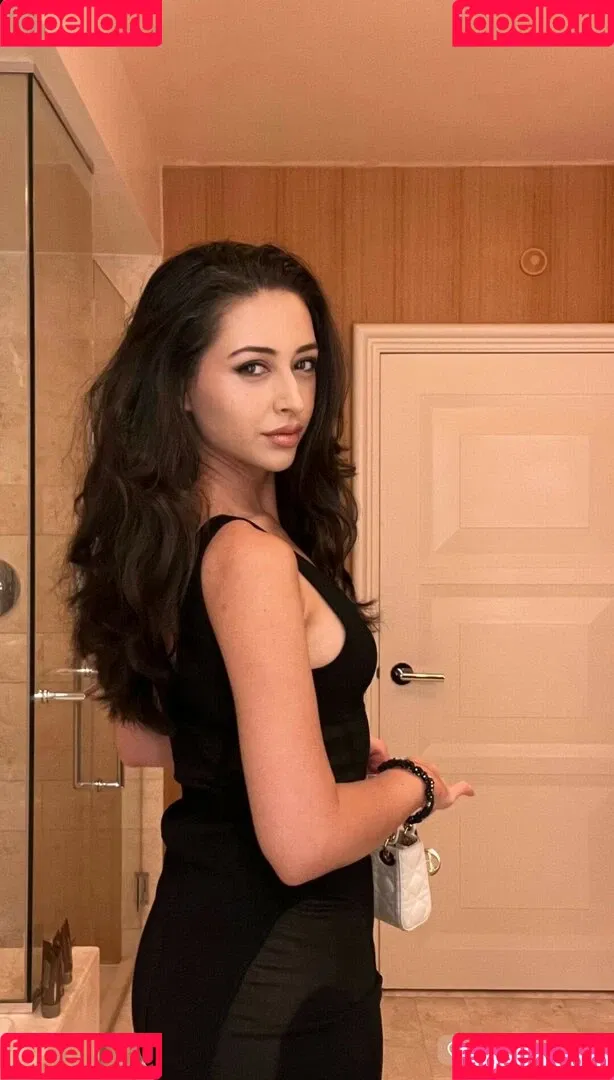 Serena Milan Onlyfans Photo Gallery 