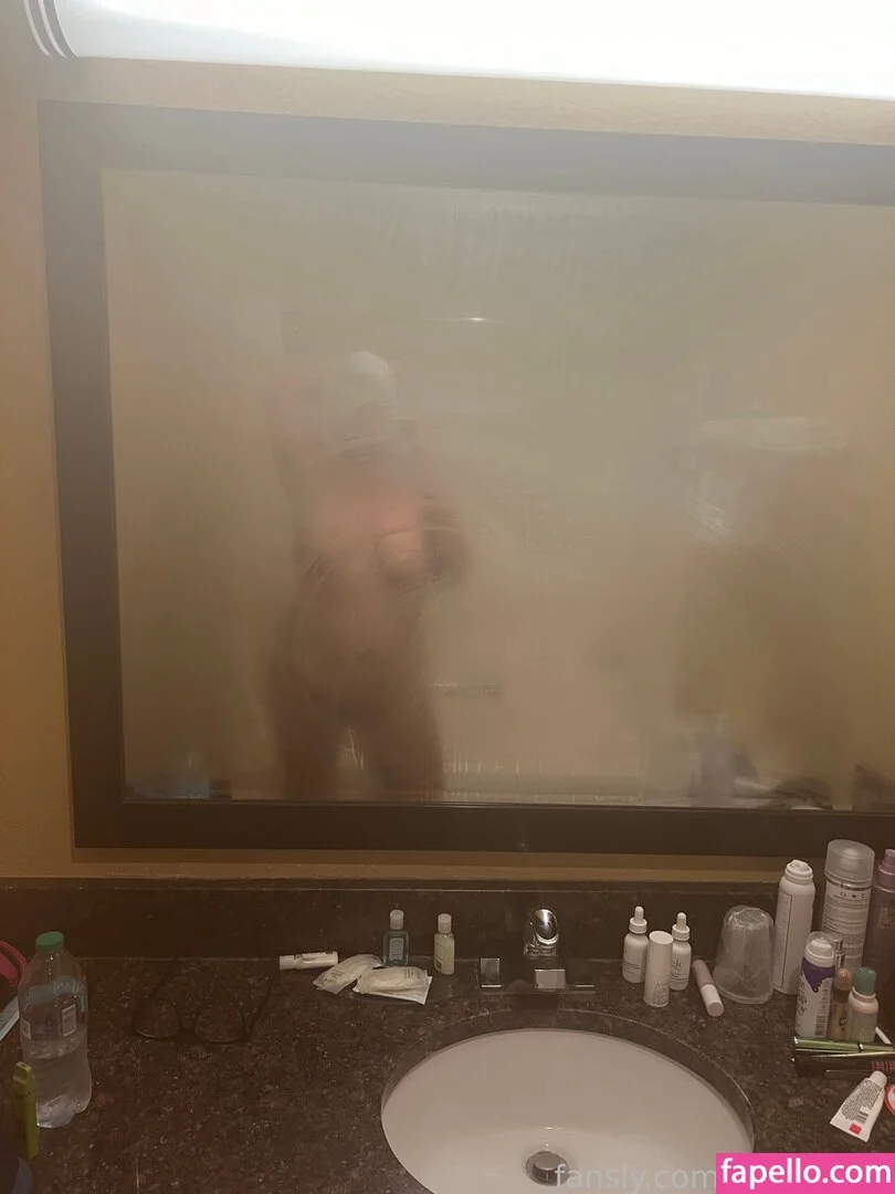 mmfluvah Onlyfans Photo Gallery 