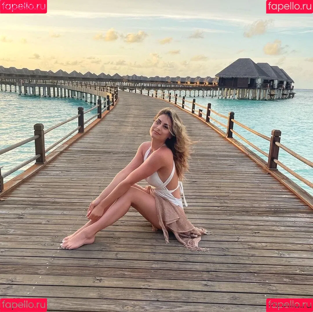 Lia Mitrou Onlyfans Photo Gallery 