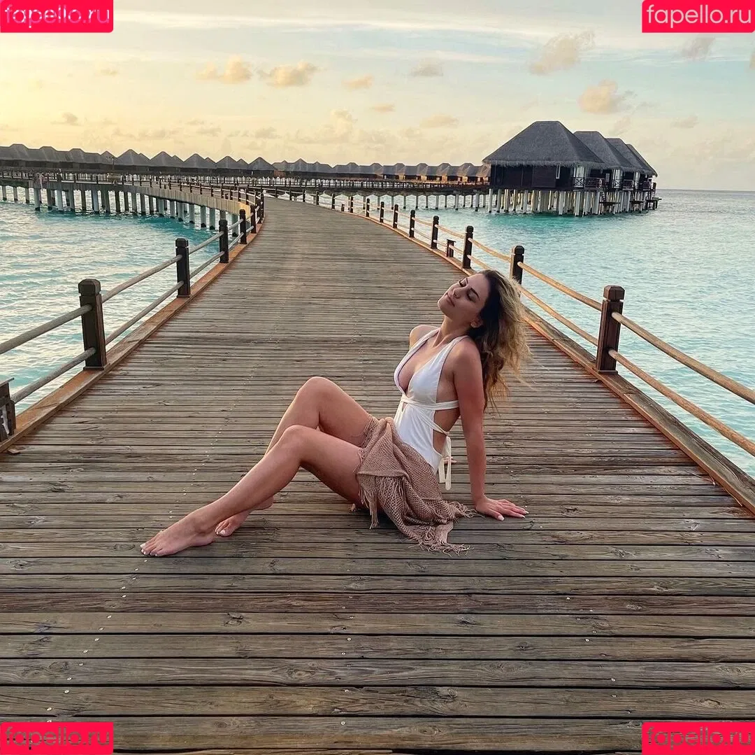 Lia Mitrou Onlyfans Photo Gallery 