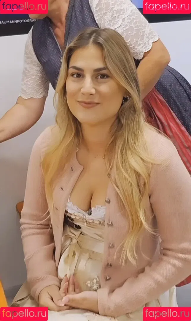 Lia Mitrou Onlyfans Photo Gallery 