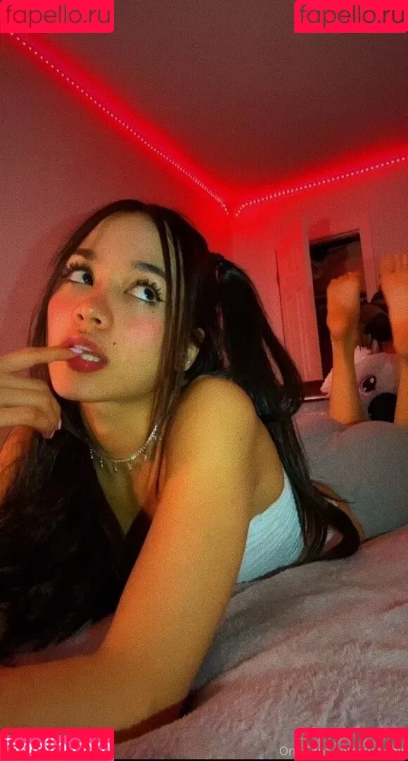 siaasmr Onlyfans Photo Gallery 