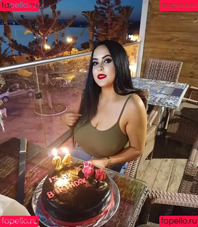 Ahlem Onlyfans Photo Gallery 