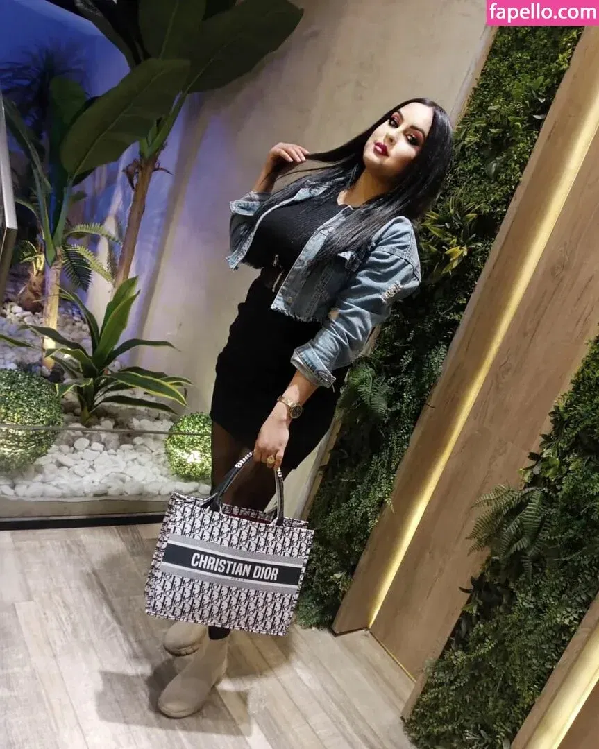 Ahlem Onlyfans Photo Gallery 