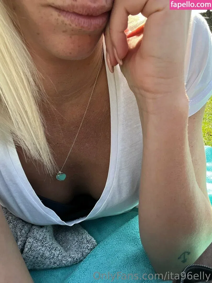 ita96elly Onlyfans Photo Gallery 