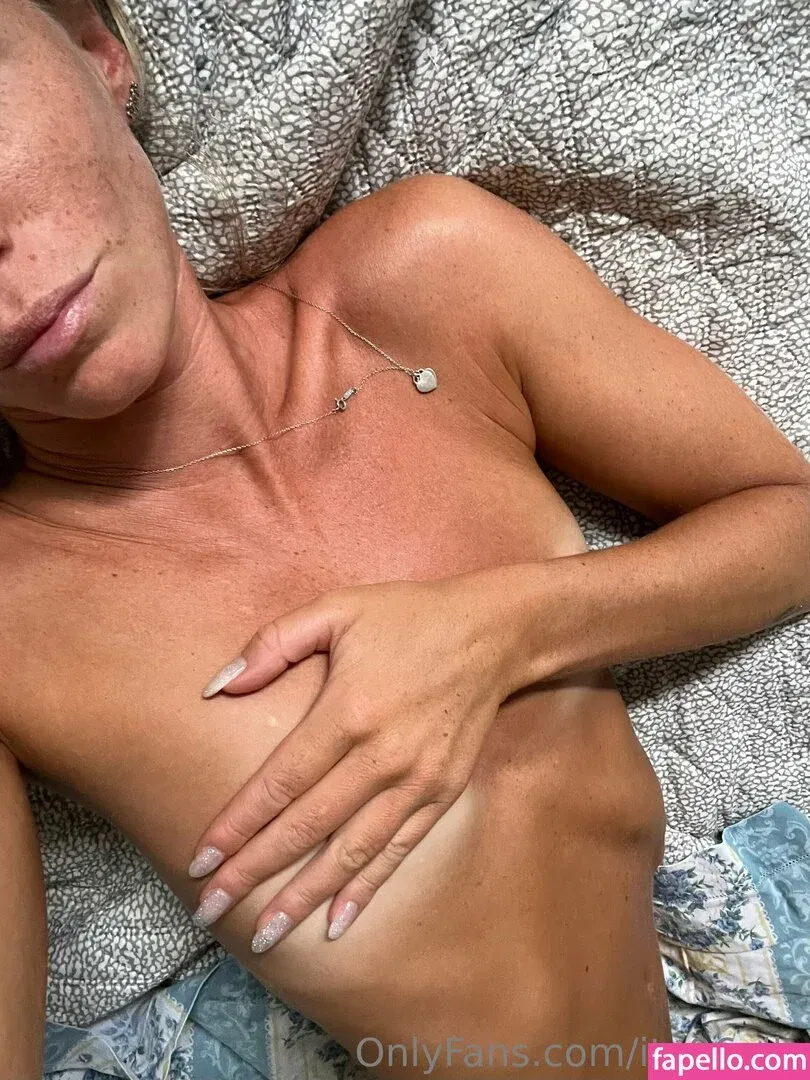 ita96elly Onlyfans Photo Gallery 