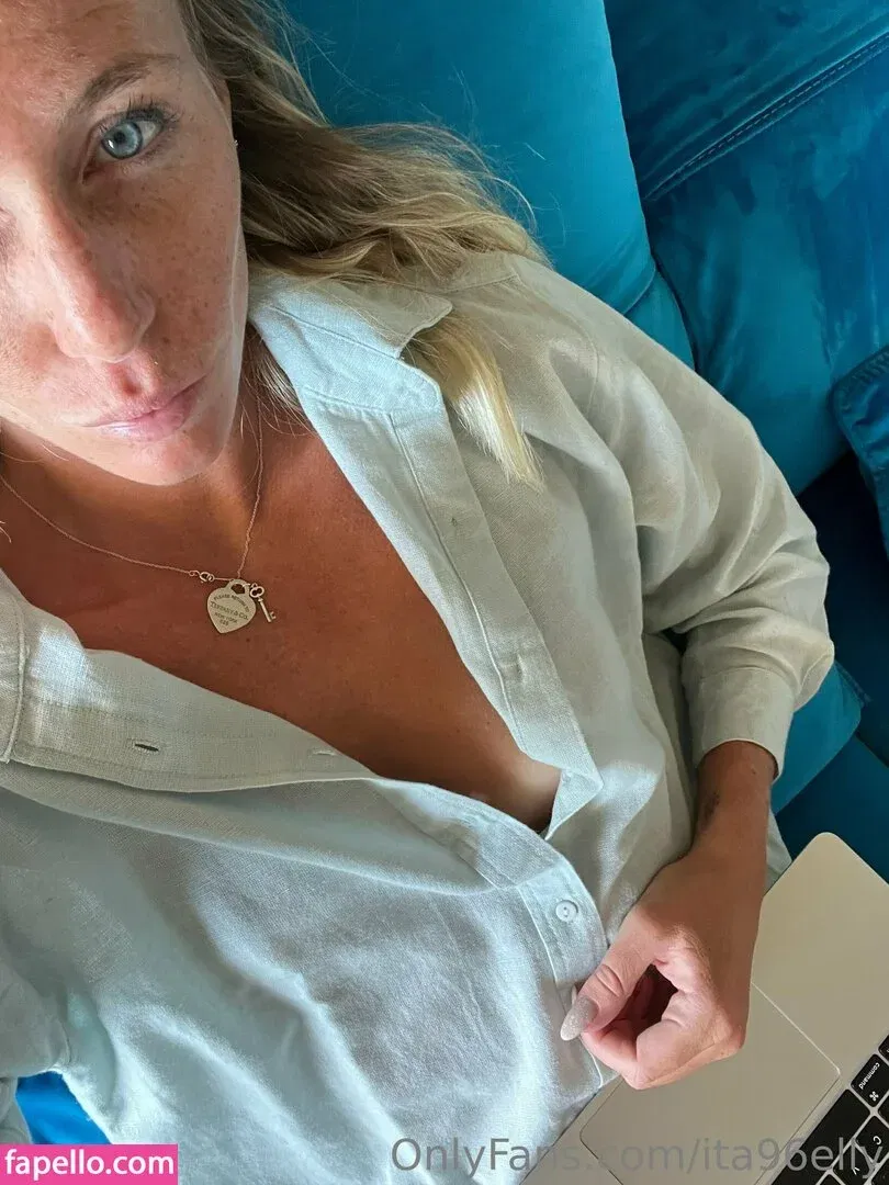 ita96elly Onlyfans Photo Gallery 