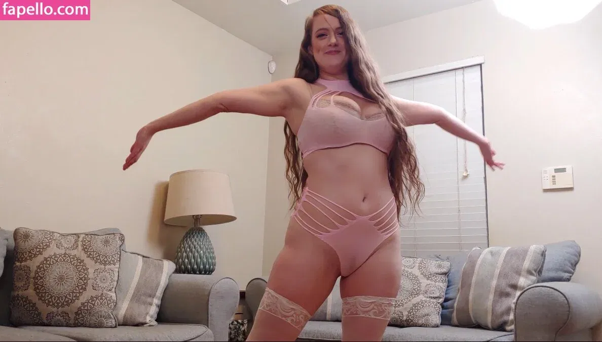 Zinnia Lennox Onlyfans Photo Gallery 