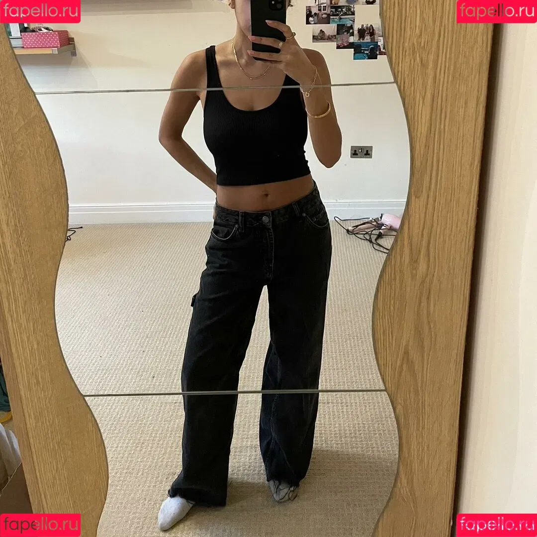 Anya Dhesi Onlyfans Photo Gallery 