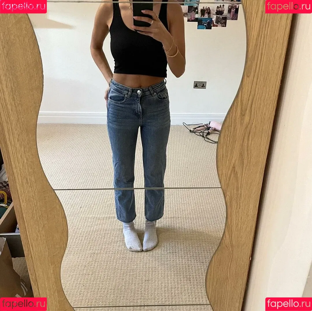Anya Dhesi Onlyfans Photo Gallery 