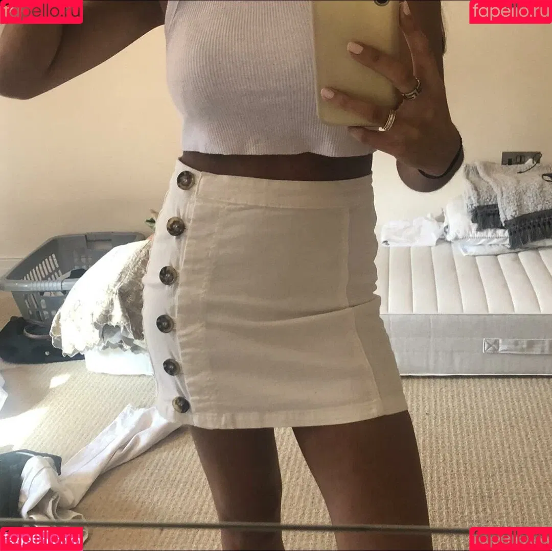Anya Dhesi Onlyfans Photo Gallery 