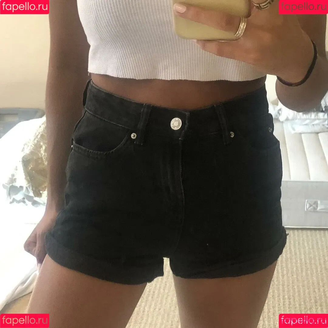 Anya Dhesi Onlyfans Photo Gallery 