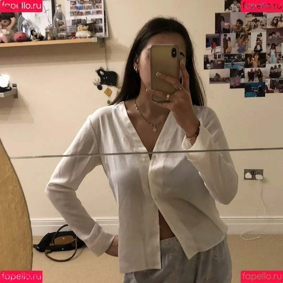 Anya Dhesi Onlyfans Photo Gallery 