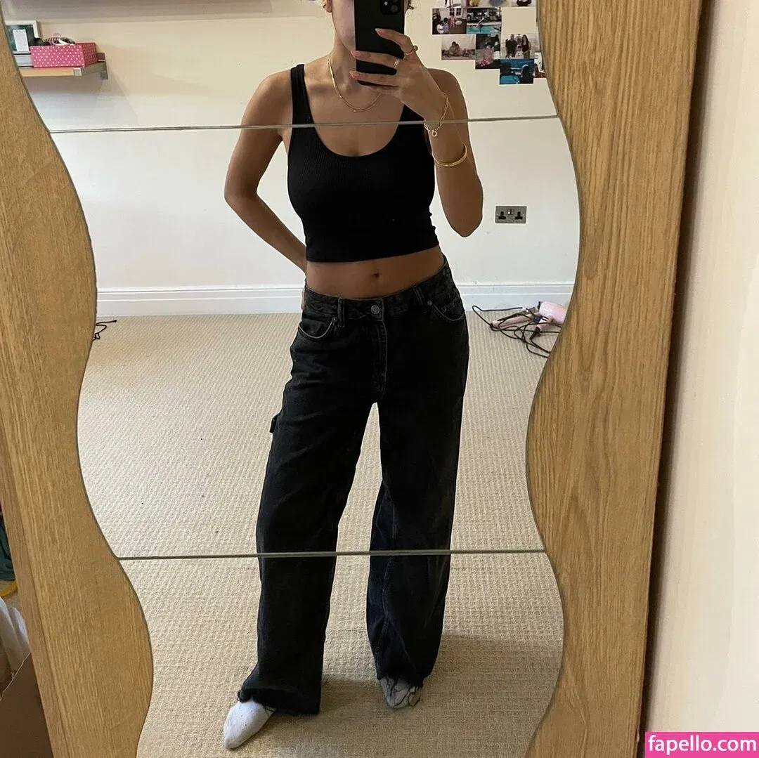 Anya Dhesi Onlyfans Photo Gallery 