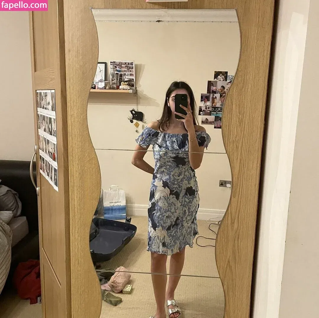 Anya Dhesi Onlyfans Photo Gallery 