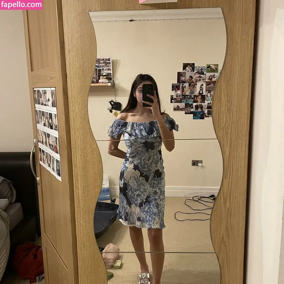 Anya Dhesi Onlyfans Photo Gallery 