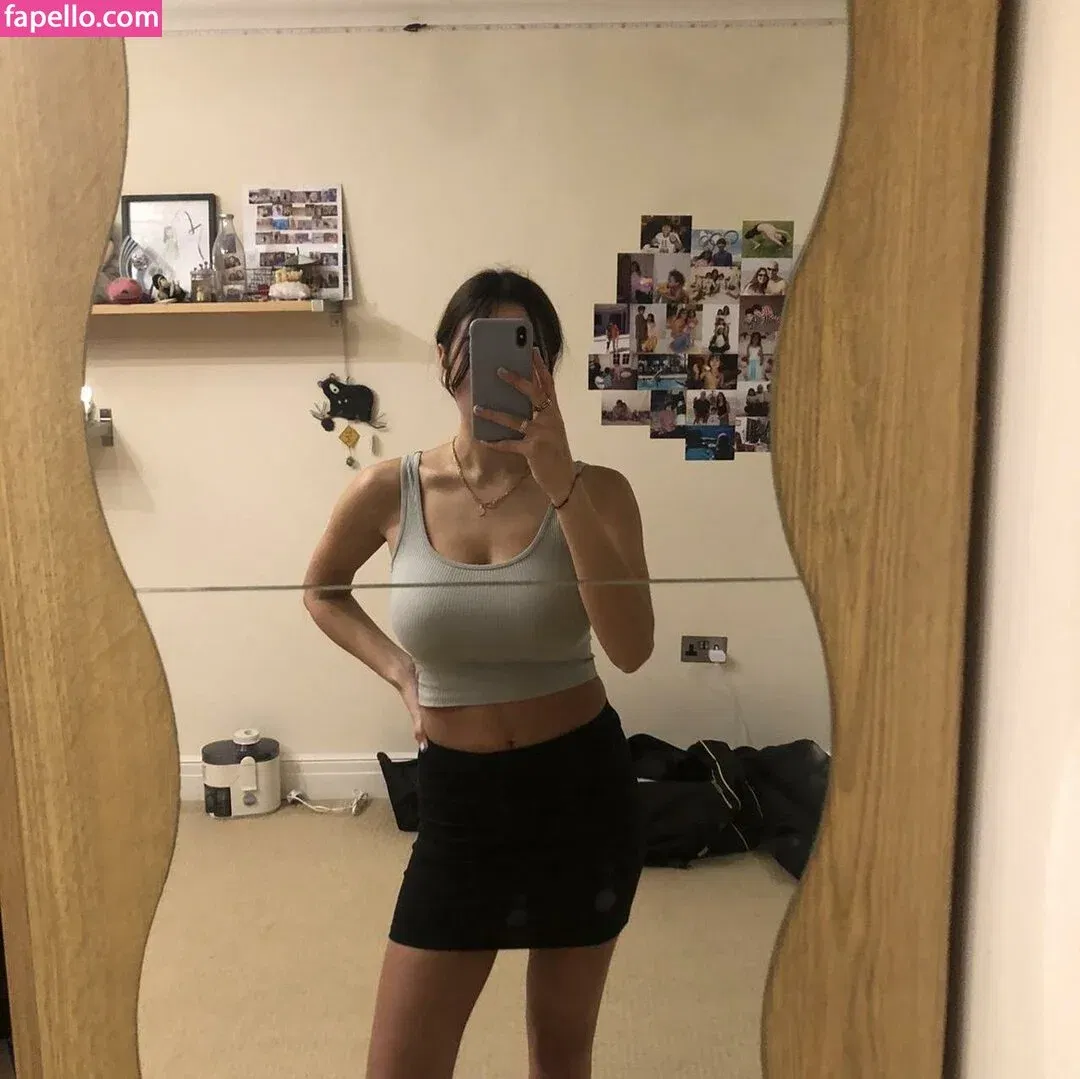 Anya Dhesi Onlyfans Photo Gallery 
