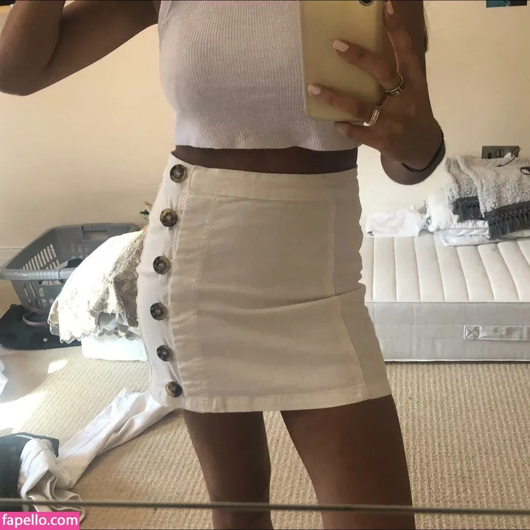 Anya Dhesi Onlyfans Photo Gallery 