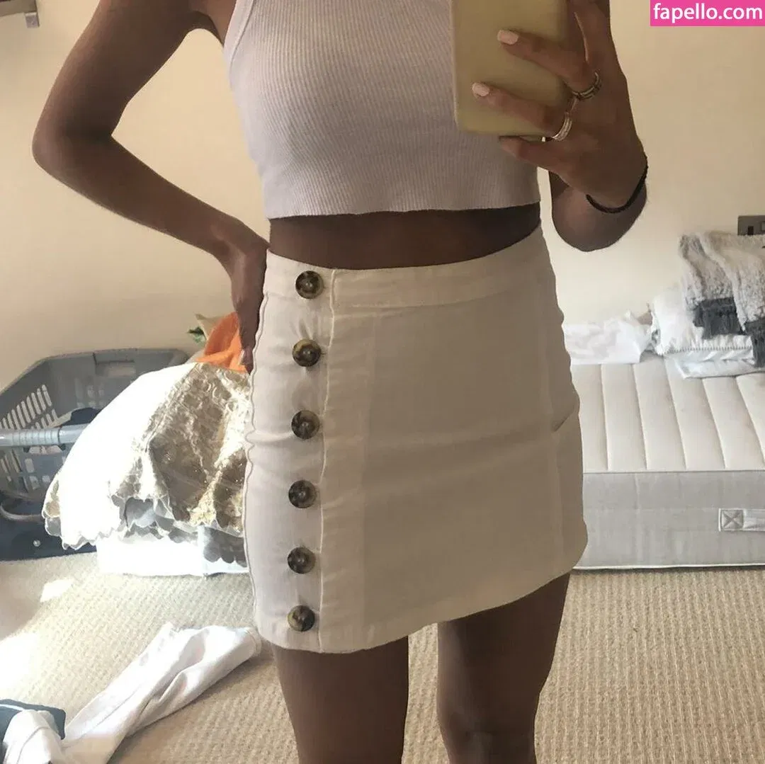 Anya Dhesi Onlyfans Photo Gallery 