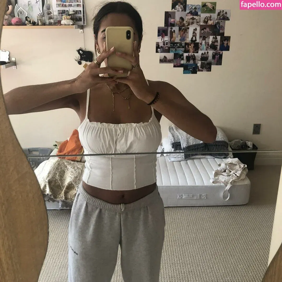 Anya Dhesi Onlyfans Photo Gallery 