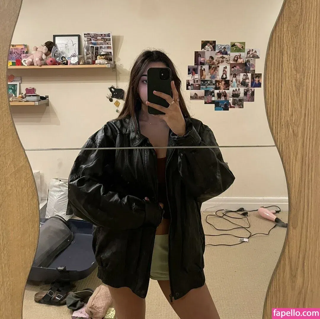 Anya Dhesi Onlyfans Photo Gallery 