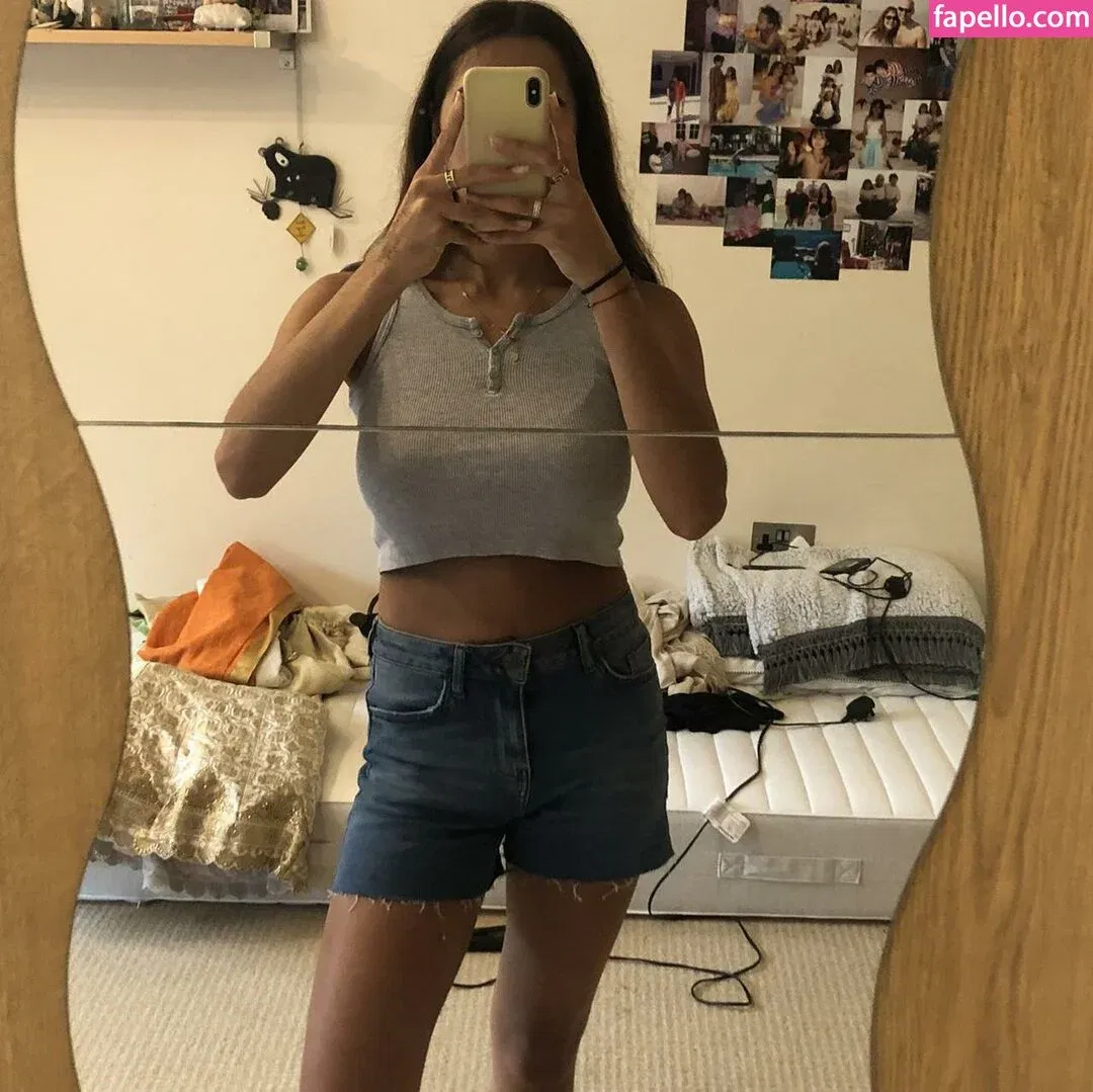 Anya Dhesi Onlyfans Photo Gallery 