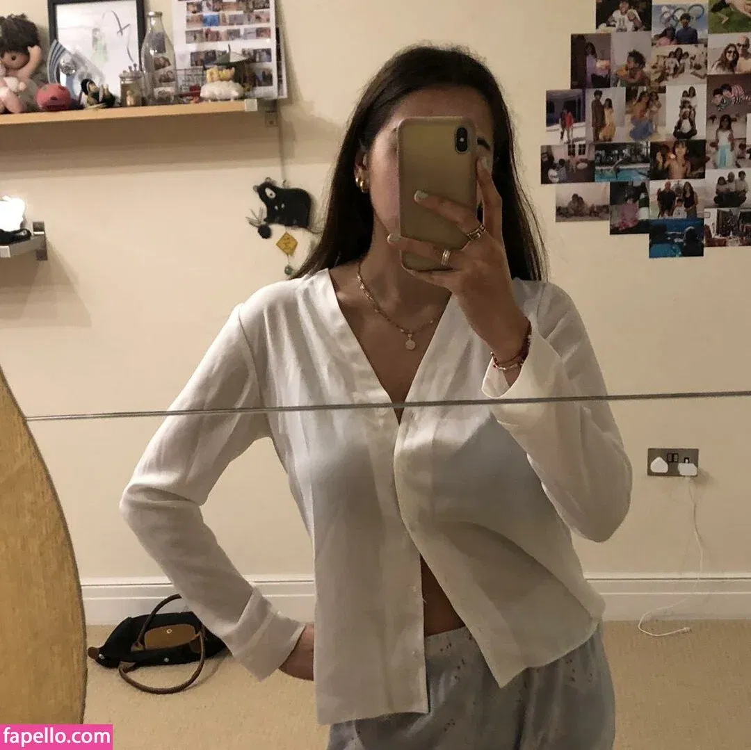Anya Dhesi Onlyfans Photo Gallery 