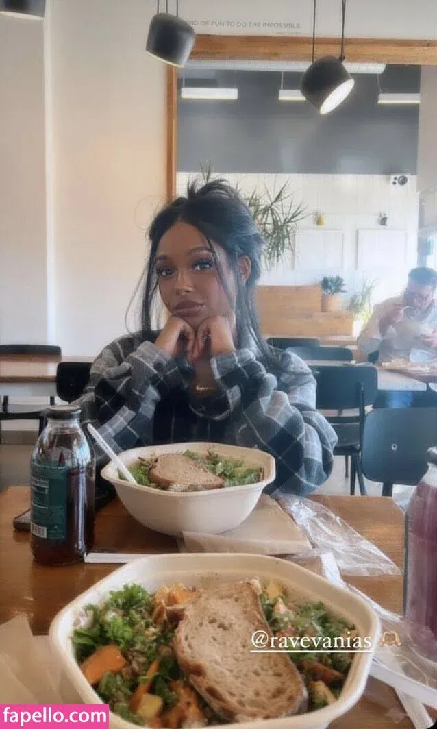 Rave Vanias Onlyfans Photo Gallery 