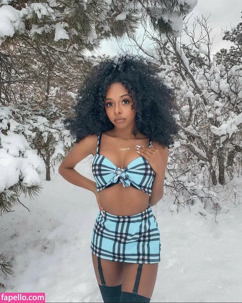 Rave Vanias Onlyfans Photo Gallery 