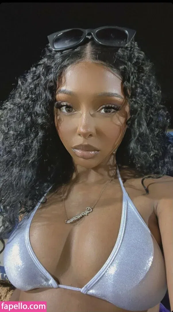 Rave Vanias Onlyfans Photo Gallery 