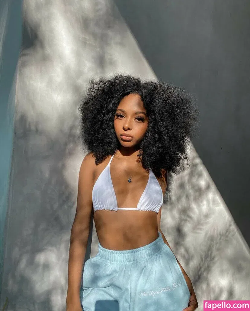 Rave Vanias Onlyfans Photo Gallery 