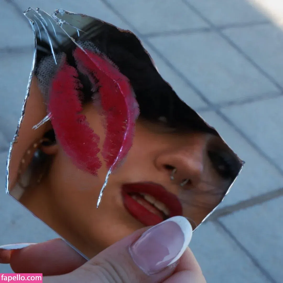 methallika Onlyfans Photo Gallery 