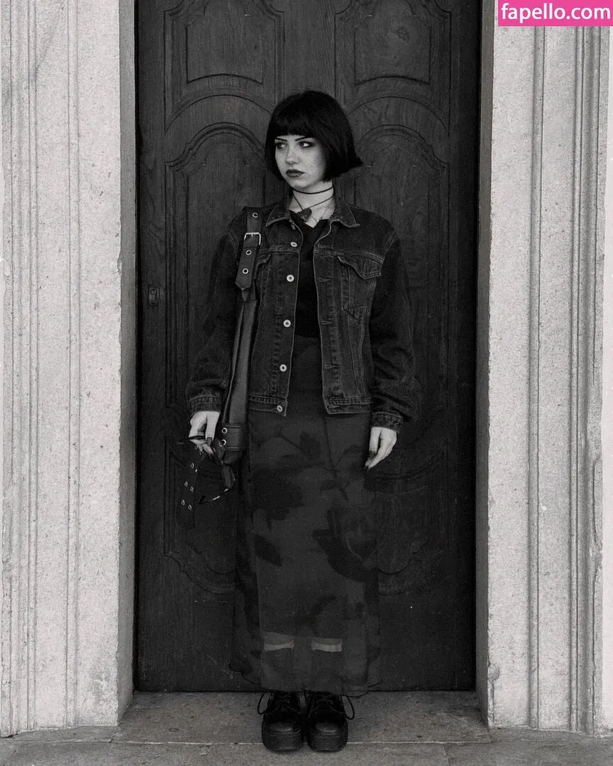 methallika Onlyfans Photo Gallery 