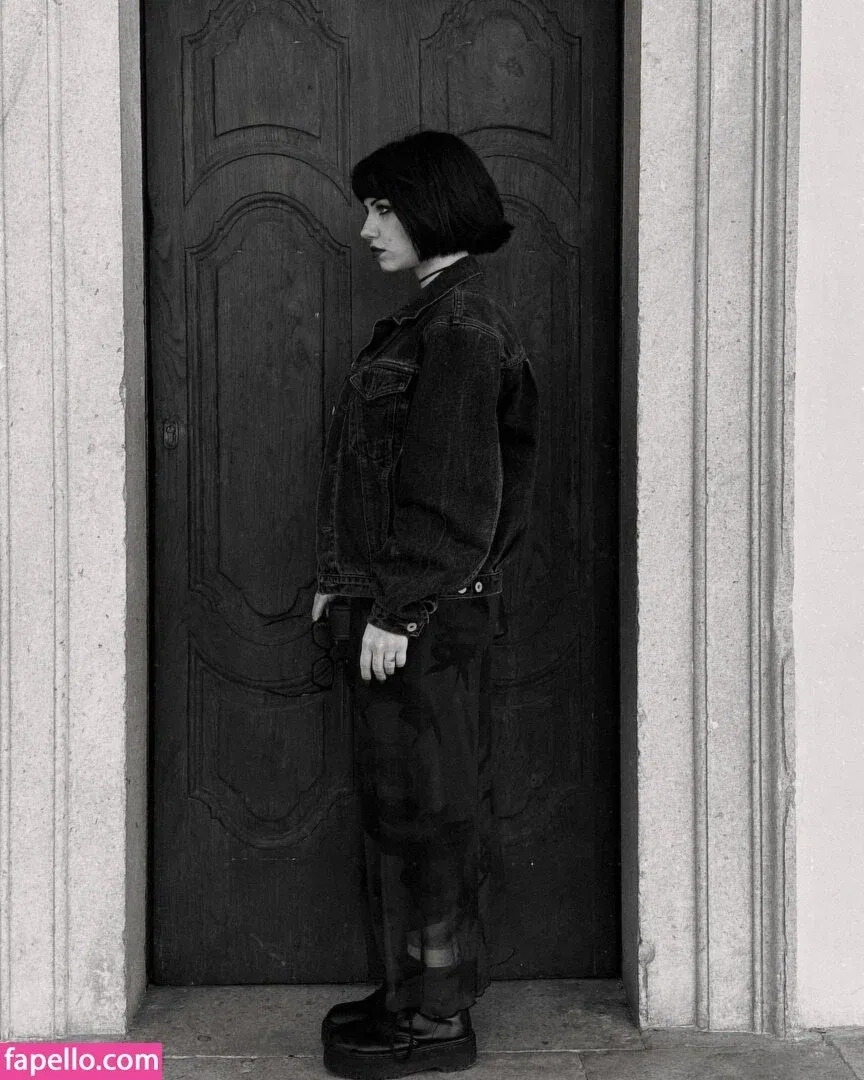 methallika Onlyfans Photo Gallery 