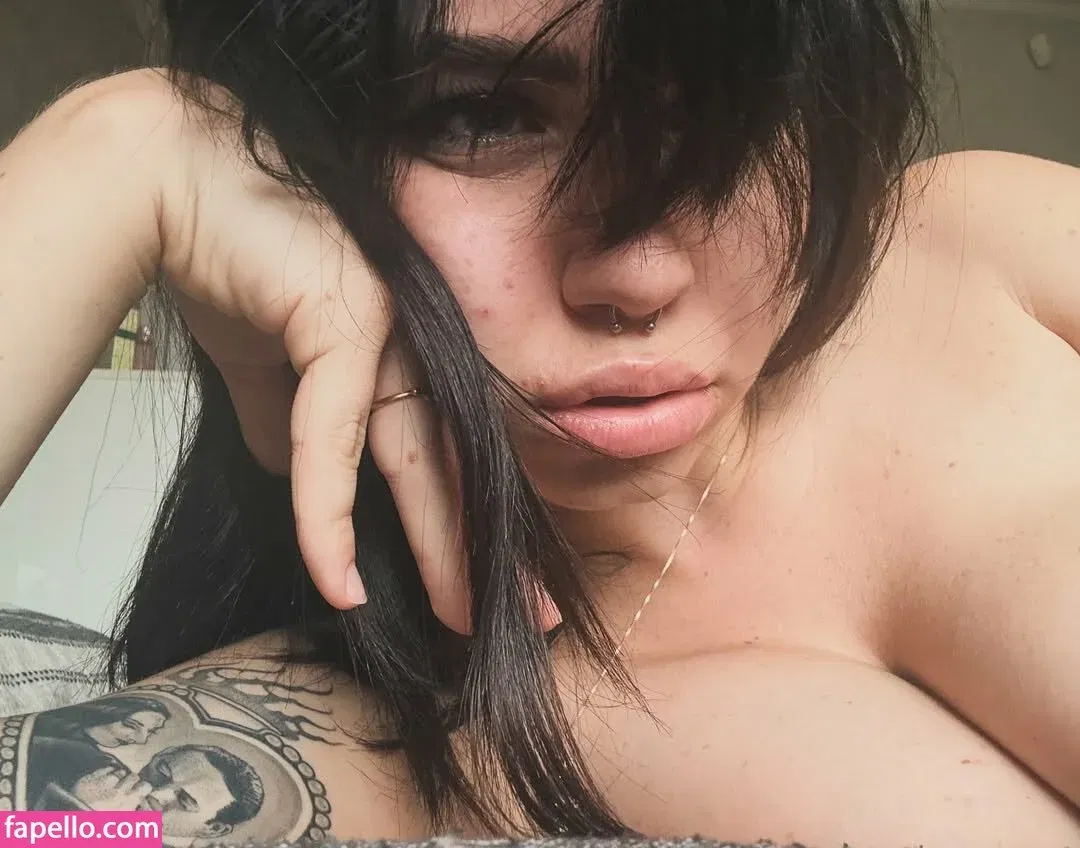 methallika Onlyfans Photo Gallery 